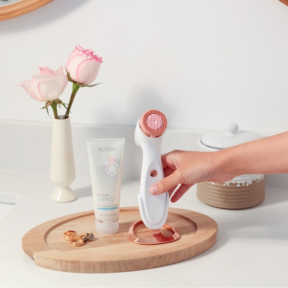 COPY - Lumispa io Cleansing Beauty Device & Acne Clear Line Products - Picture 7 of 15